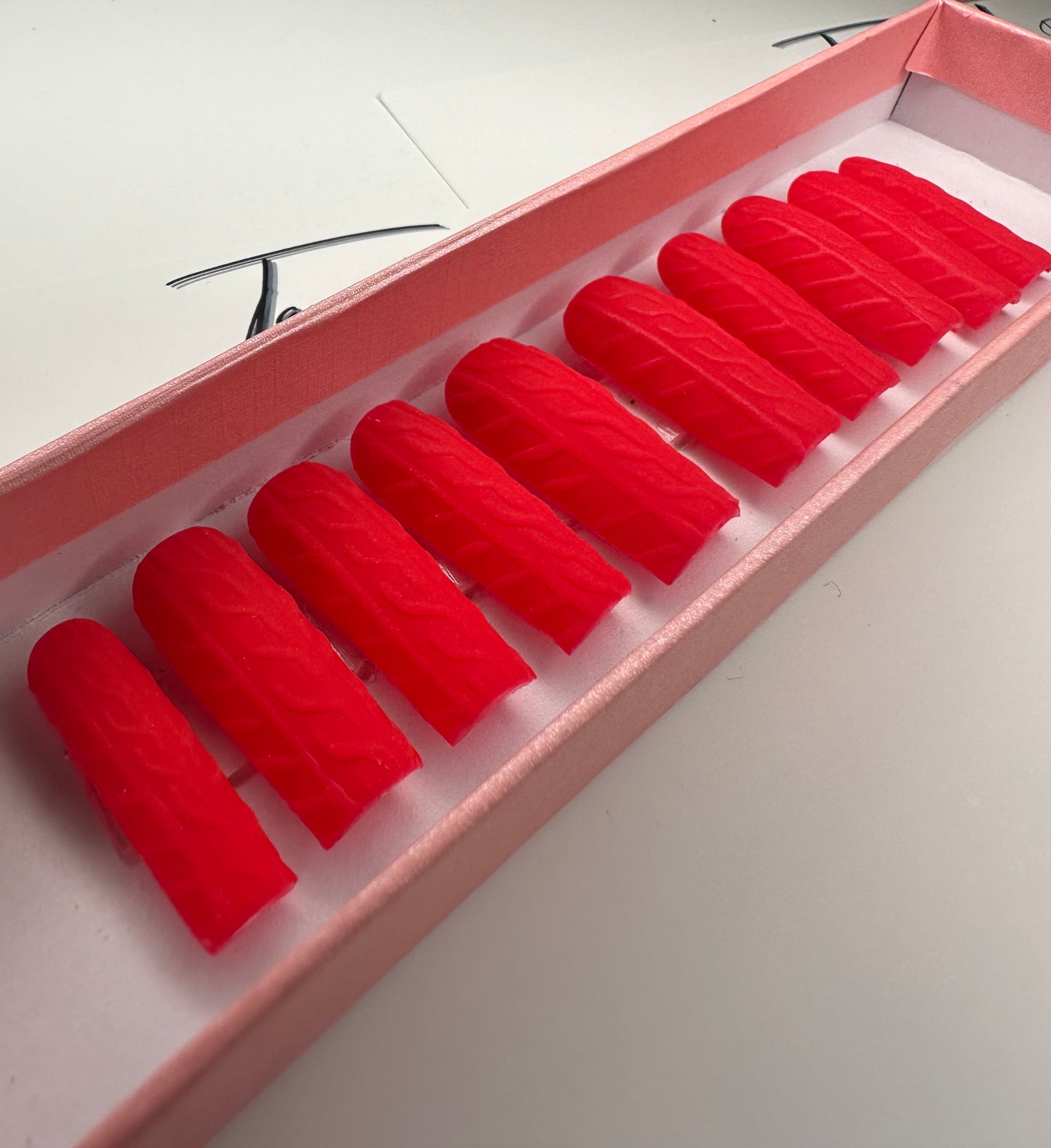 Sweater - Red - (XS-M) - press on nails - set of 10