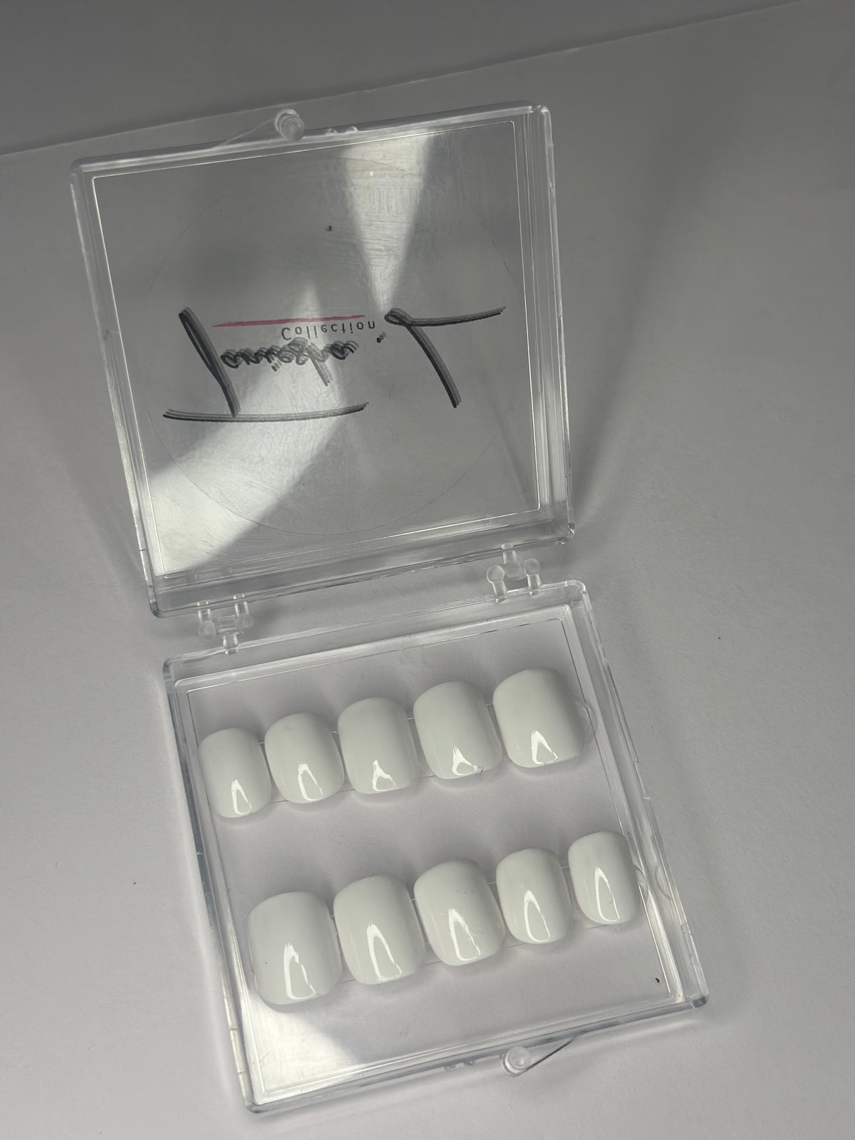 Plain - White - (XS-M) - press on nails - set of 10