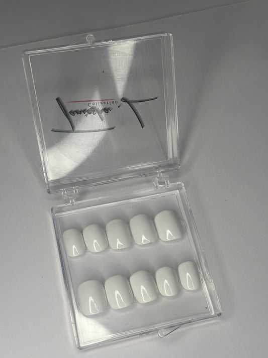 Plain - White - (XS-M) - press on nails - set of 10