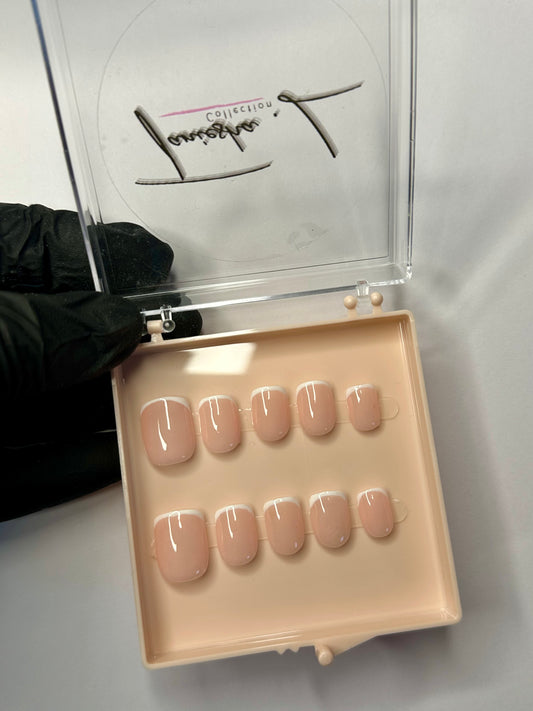 French Tip Ultra Thin Line - White - (XS-M) - press on nails - set of 10