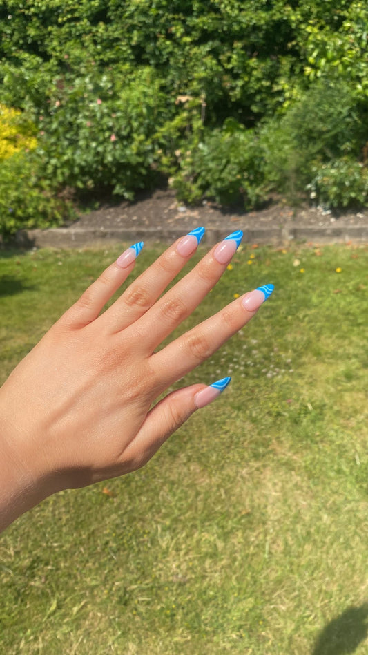 Abstract - Blue - (XS-M) - press on nails - set of 10
