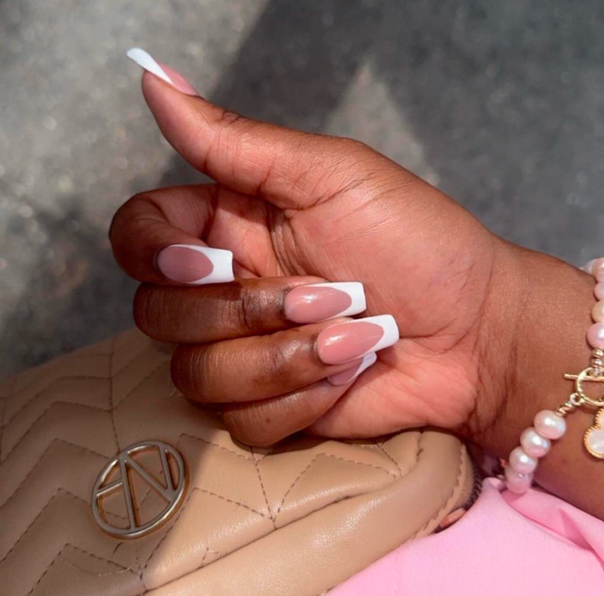 Almond French Tip - White - (XS-M) - press on nails - set of 10