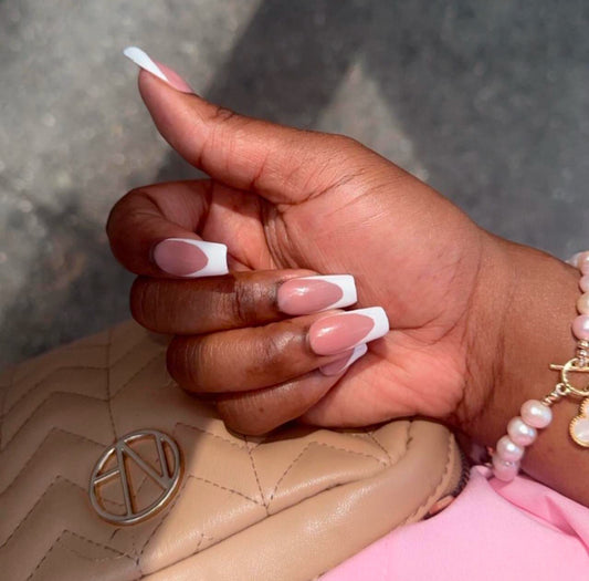 Almond French Tip - White - (XS-M) - press on nails - set of 10